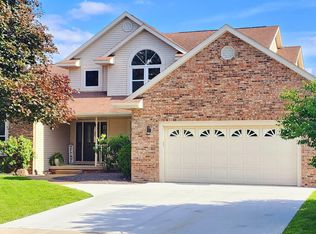 1120 Bridle Path Ln, Springfield, IL 62712