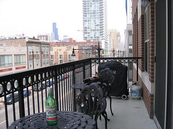 5th image of 1919 S Michigan Ave Unit 300