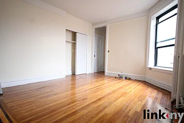 Rented by Link NY Realty