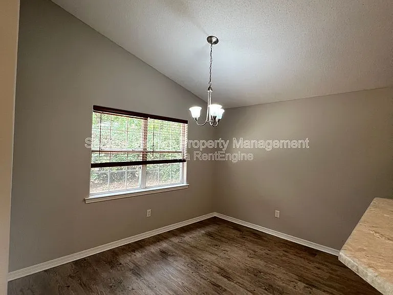 5959 Sleepy Hollow Ct — Photo 8