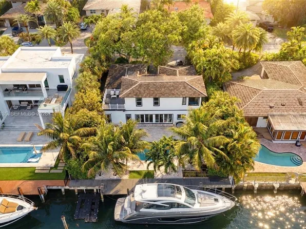 1895 NE 118th Rd, North Miami, FL 33181