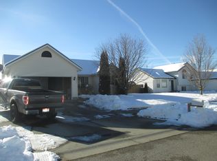 7292 W Macaw Ln, Rathdrum, ID 83858