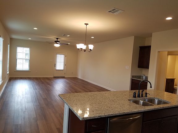 4th image of 1345 Shadow Bluff Dr