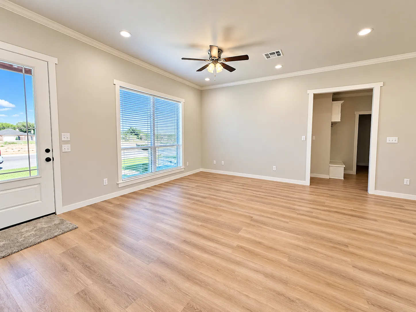 4 bed, 1947 sqft, $2,600 — Photo 3