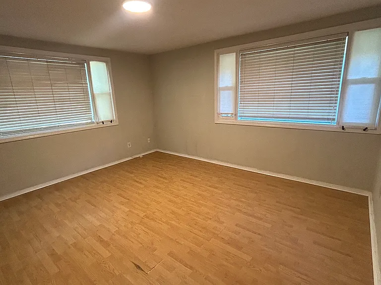 5008 N Miller Ave — Photo 7