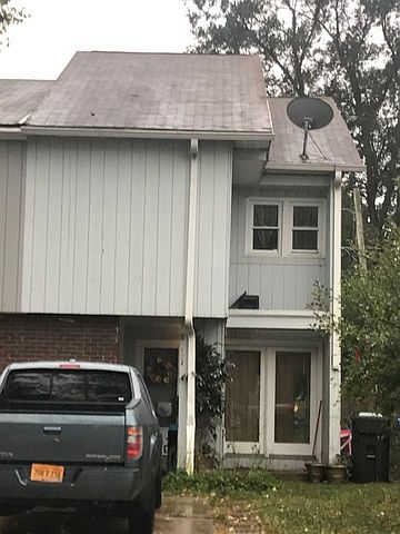 2nd image of 2060 Berkshire Cir Unit J