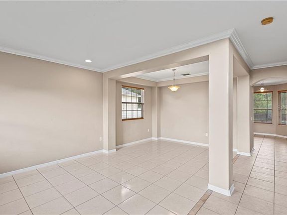 4th image of 10047 Shadow Creek Dr