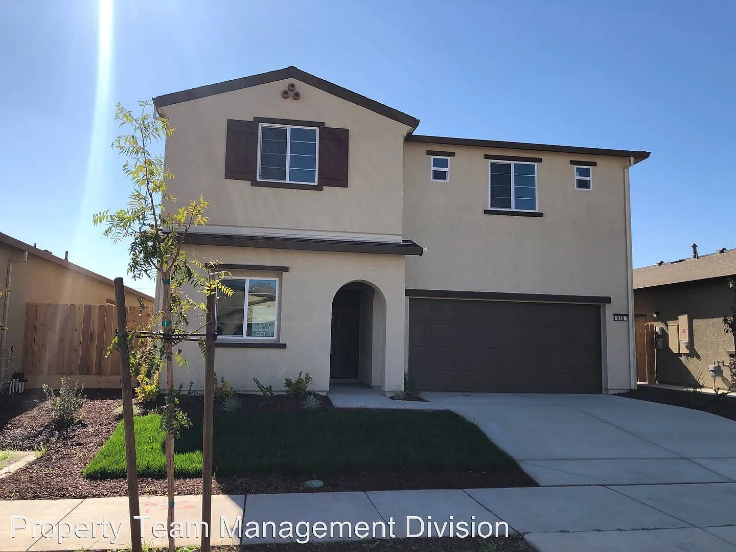 648 Phelps Dr photo 1