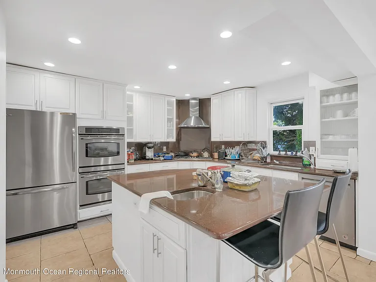 45 Roslyn Ct — Photo 6
