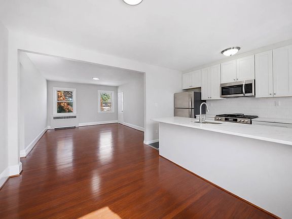5th image of 500 Park Ave APT 2W