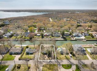 12 Tarpon Rd, East Quogue, NY 11942