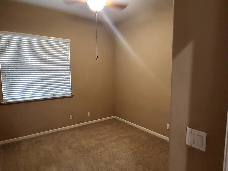 225 Rock Creek Ct — Photo 15