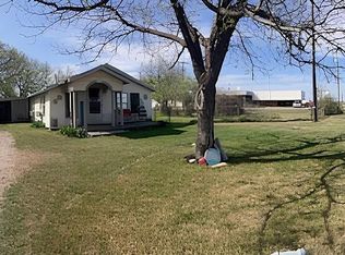 723 N Center St, Archer City, TX 76351