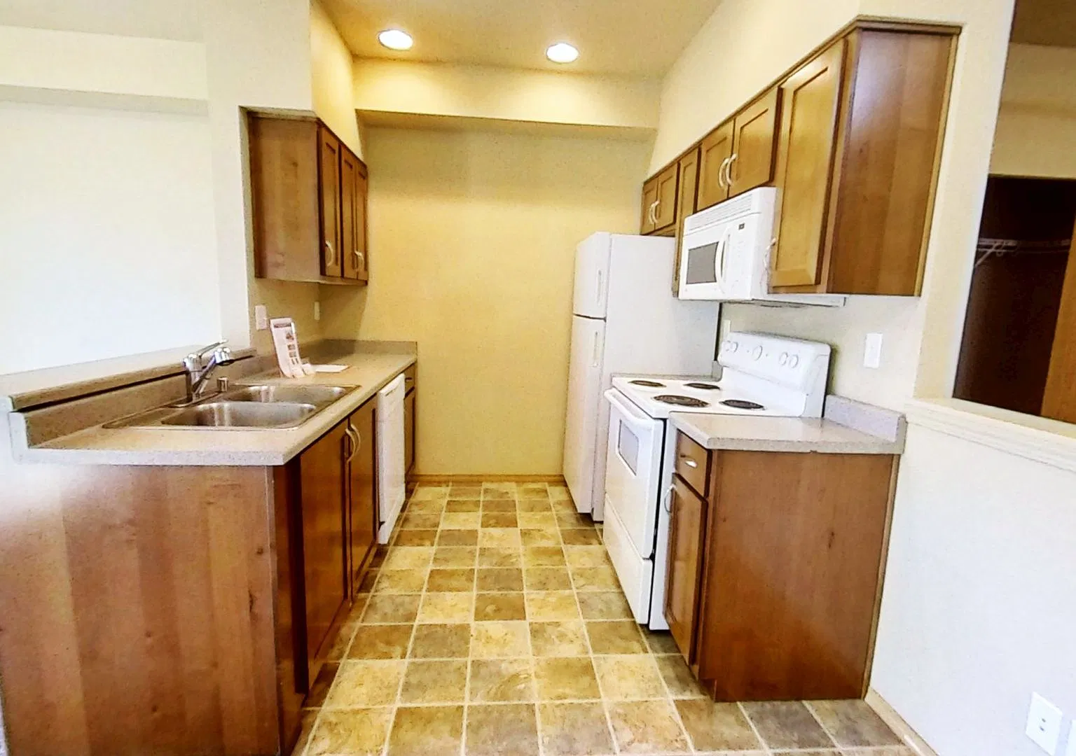 Mckenze Square Apartments — Photo 4