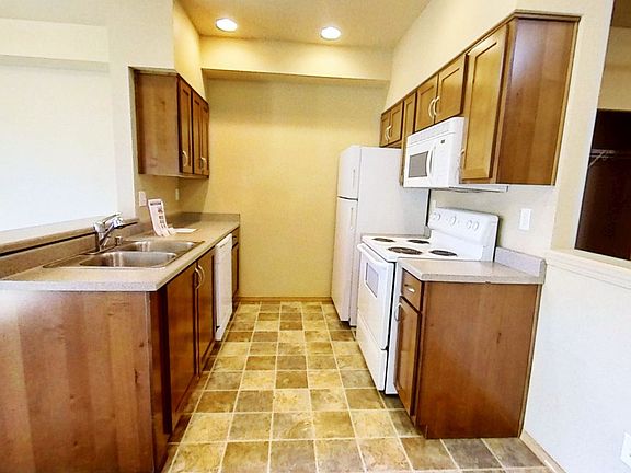 3rd image of 1440 10th St #115