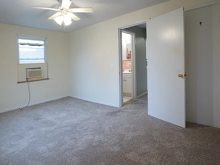 4227 Oakwood Ave #3 — Photo 9
