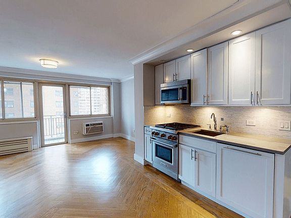 3rd image of 70 W 93rd St #707C
