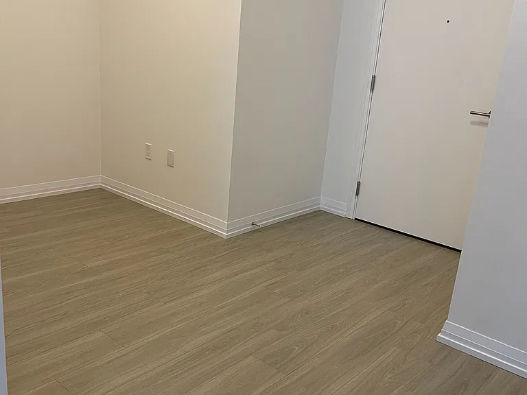 50 Dunfield Ave E #914 — Photo 7
