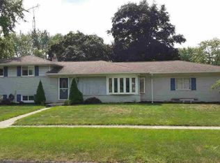 7197 Colonial Dr, Lambertville, MI 48144
