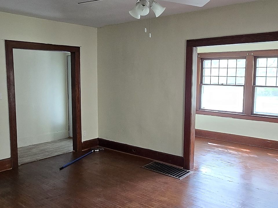 1st image of 4024 Willys Pkwy