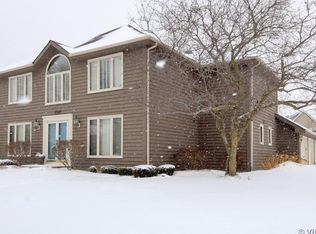 1501 Sequoia Rd, Naperville, IL 60540