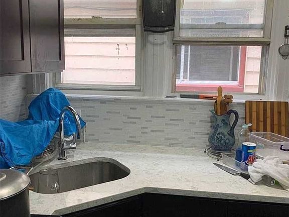 3rd image of 4119 95th St