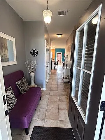 3 bed, 2.0 bath, 1461 sqft, $2,350 — Photo 3