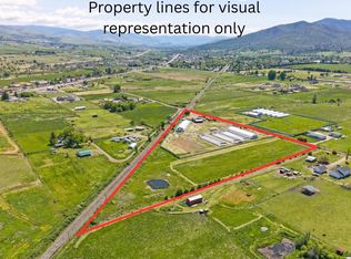 426 Hartley Rd, Phoenix, OR 97535