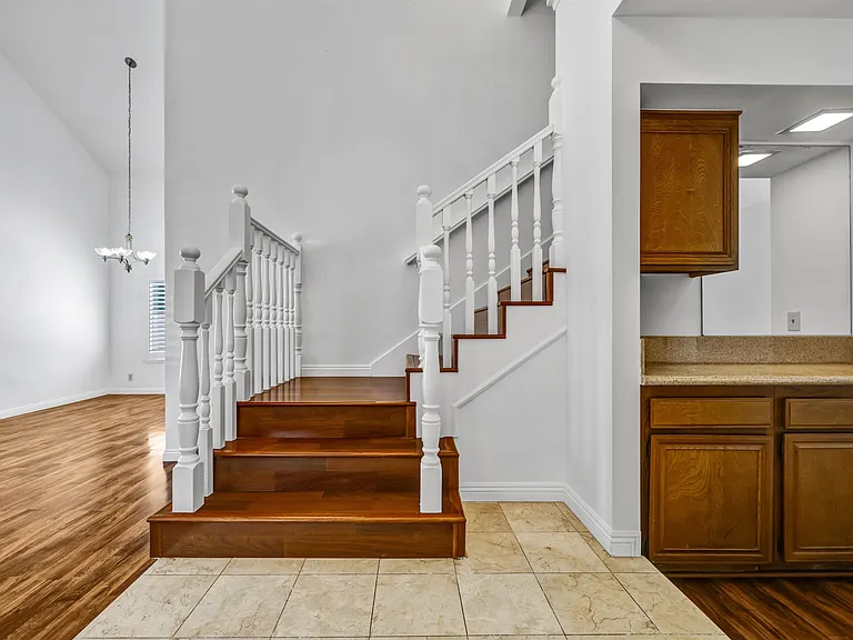 19 Lafayette — Photo 8