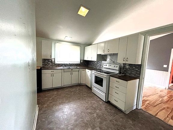 4th image of 1308 Brittany St