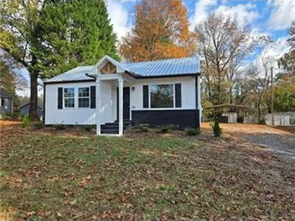 711 Hardeman St, Thomasville, NC 27360