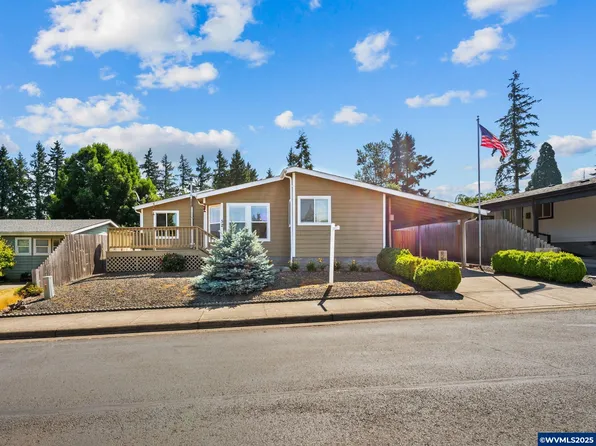 1015 Oak St Unit 52, Silverton, OR 97381