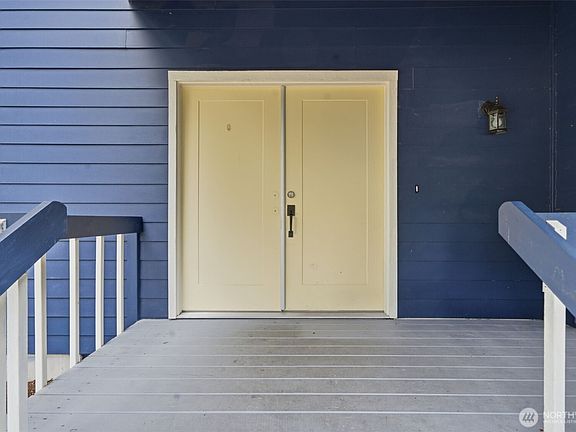 3rd image of 1435 SE Vallair Court