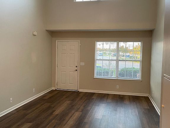 3rd image of 4844 Laura Jeanne Blvd