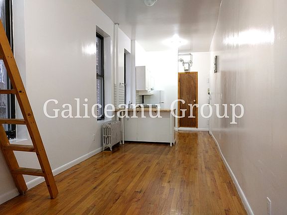 3rd image of 404 W 56th St APT 9
