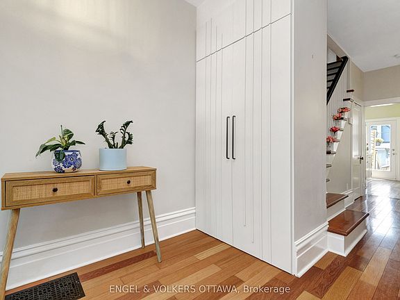 5th image of 44 Newton St