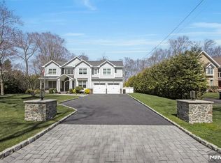 526 Brook Ave, River Vale, NJ 07675