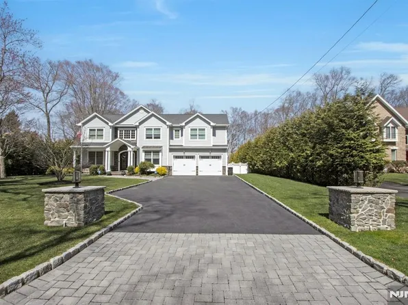 526 Brook Ave, River Vale, NJ 07675