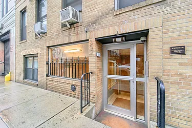 353 West 44th Street in Hell&#39;s Kitchen