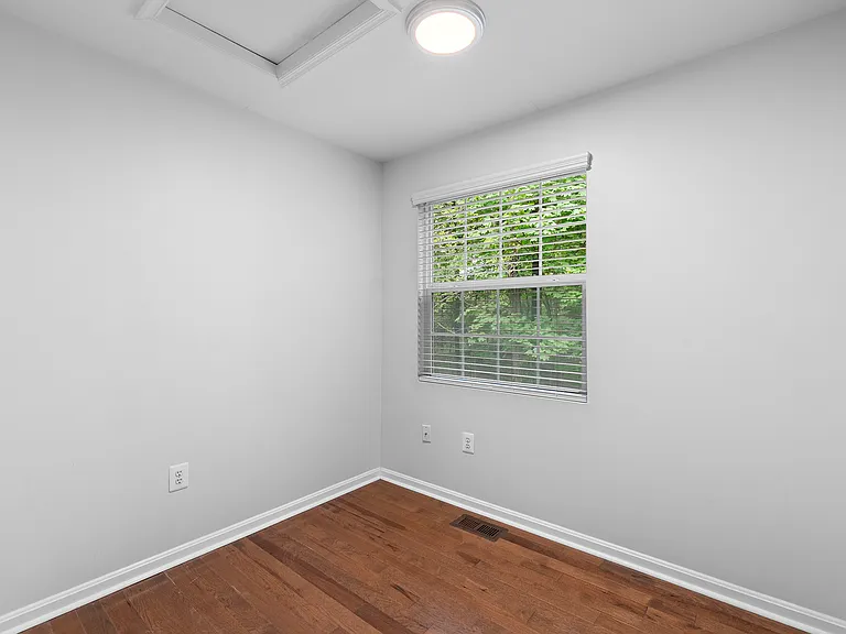 1750 Galen St SE — Photo 22