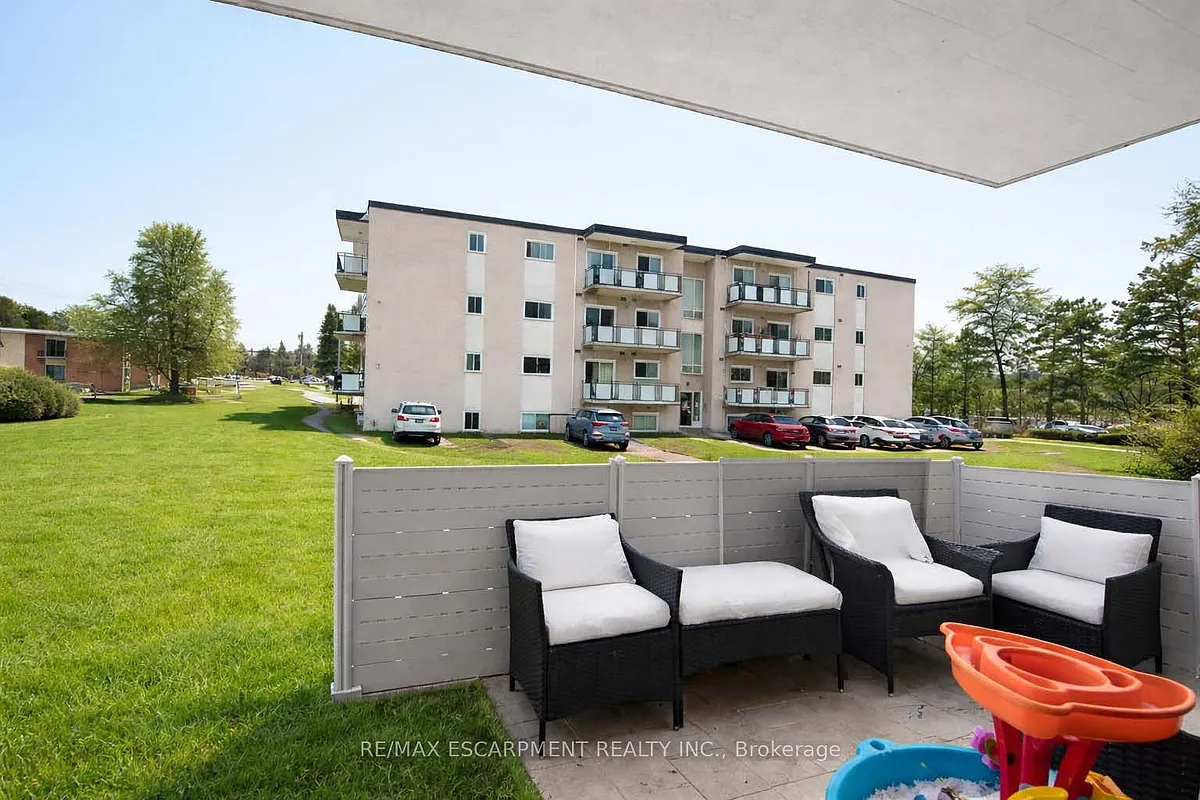 Building Photo - 71 Vanier Dr #110