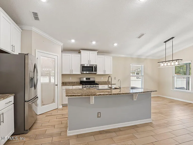 649 Shetland Dr — Photo 18
