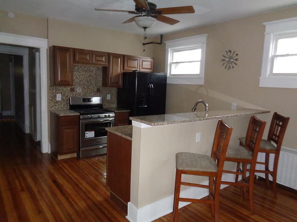 1st floor kitchen 