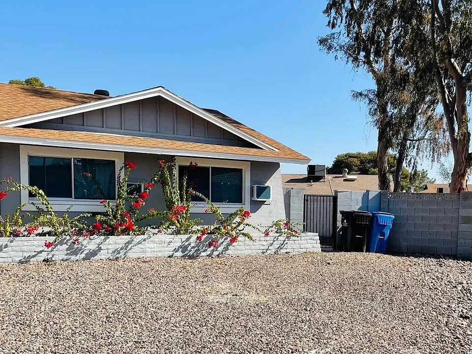 3720 W Mauna Loa Ln #STUDIO