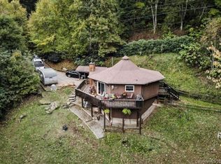1496 Apple Creek Rd, Waynesville, NC 28786