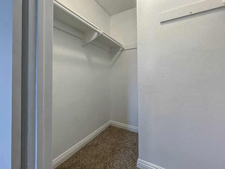 Buena Casa Apartments — Photo 23