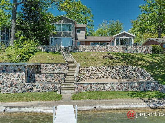 Welcome To The Lake, terraced front yard.