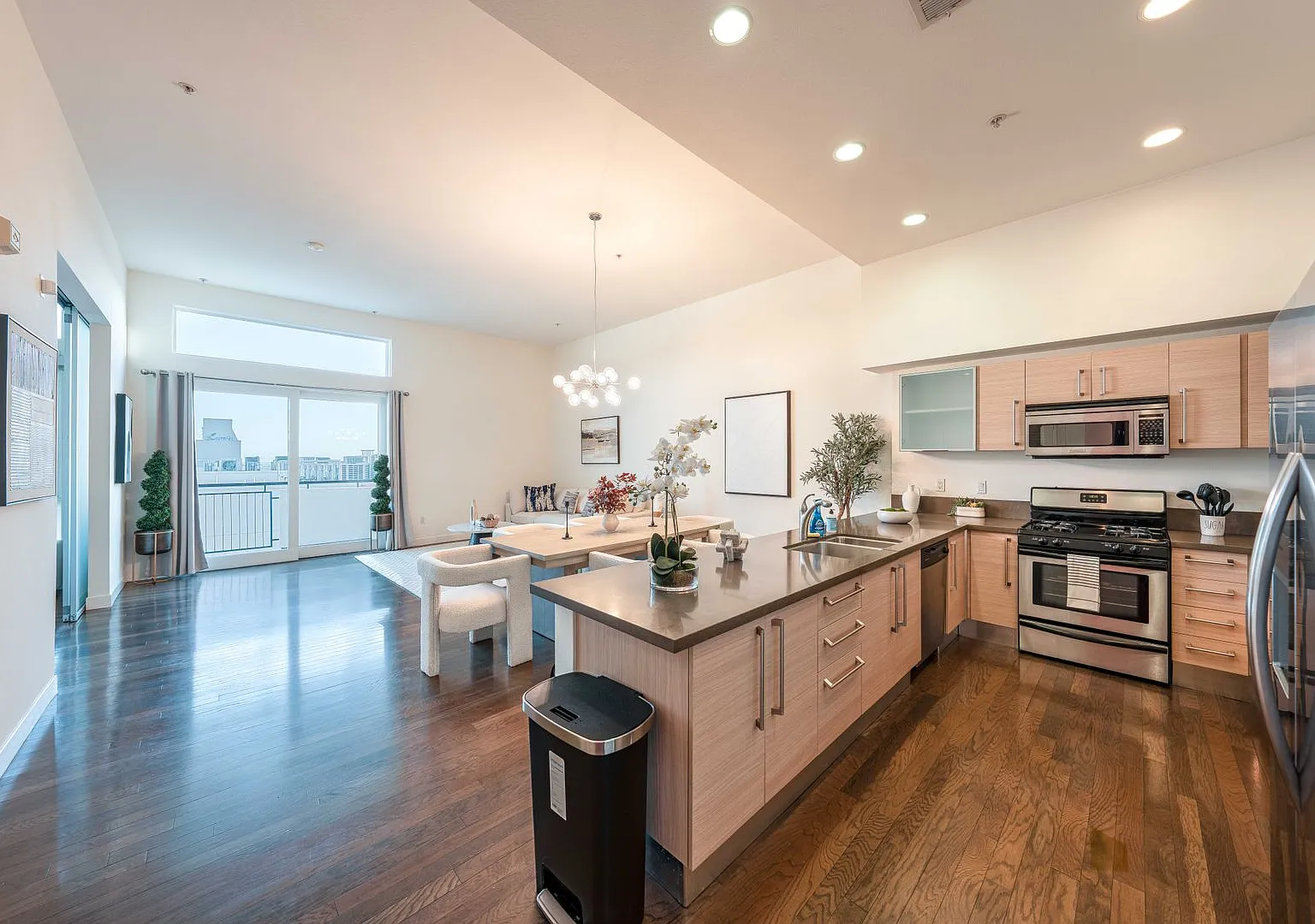 1234 Wilshire Blvd unit 612 Los Angeles, CA 90017 — Photo 2
