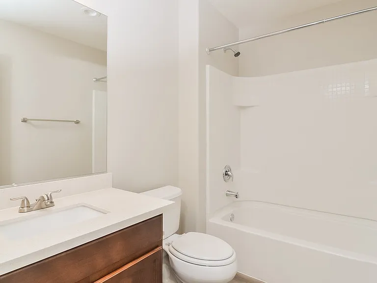 10215 Cougar Crossing St — Photo 15