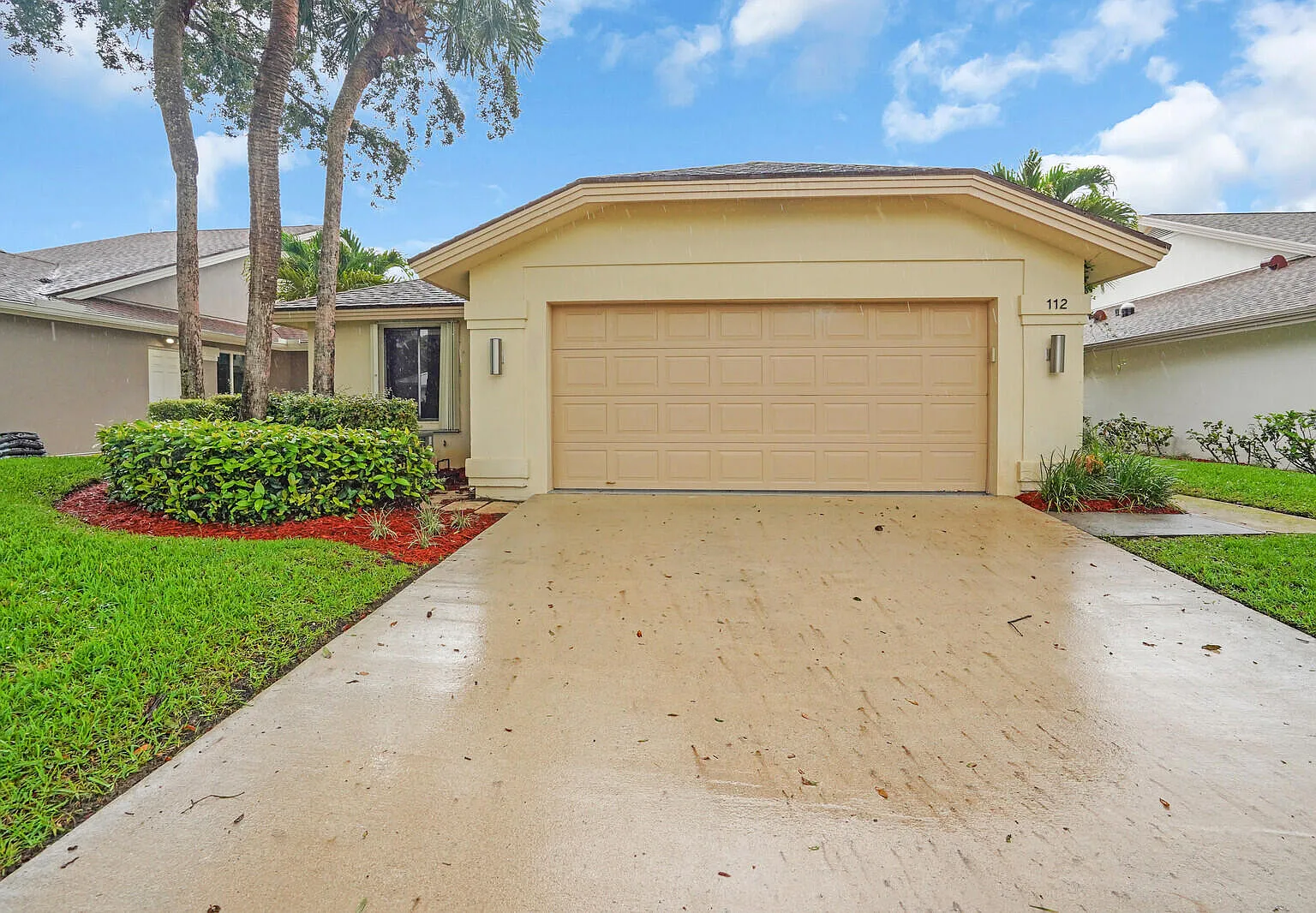 3 bed, 2.0 bath, 1889 sqft, $5,800 — Photo 3